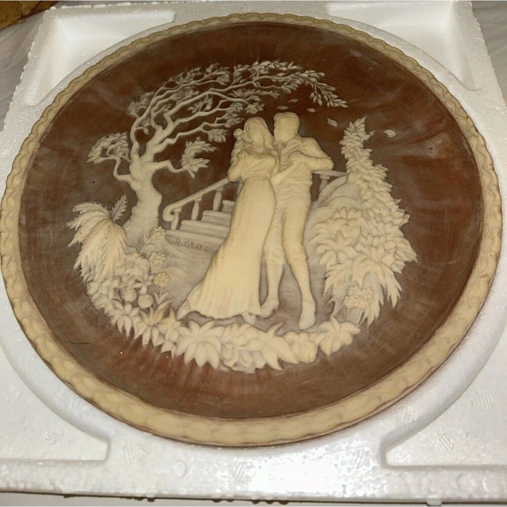 1981 The Kiss ~Incolay "Romantic Poets" Ltd Stone 3D Plate COA & Box